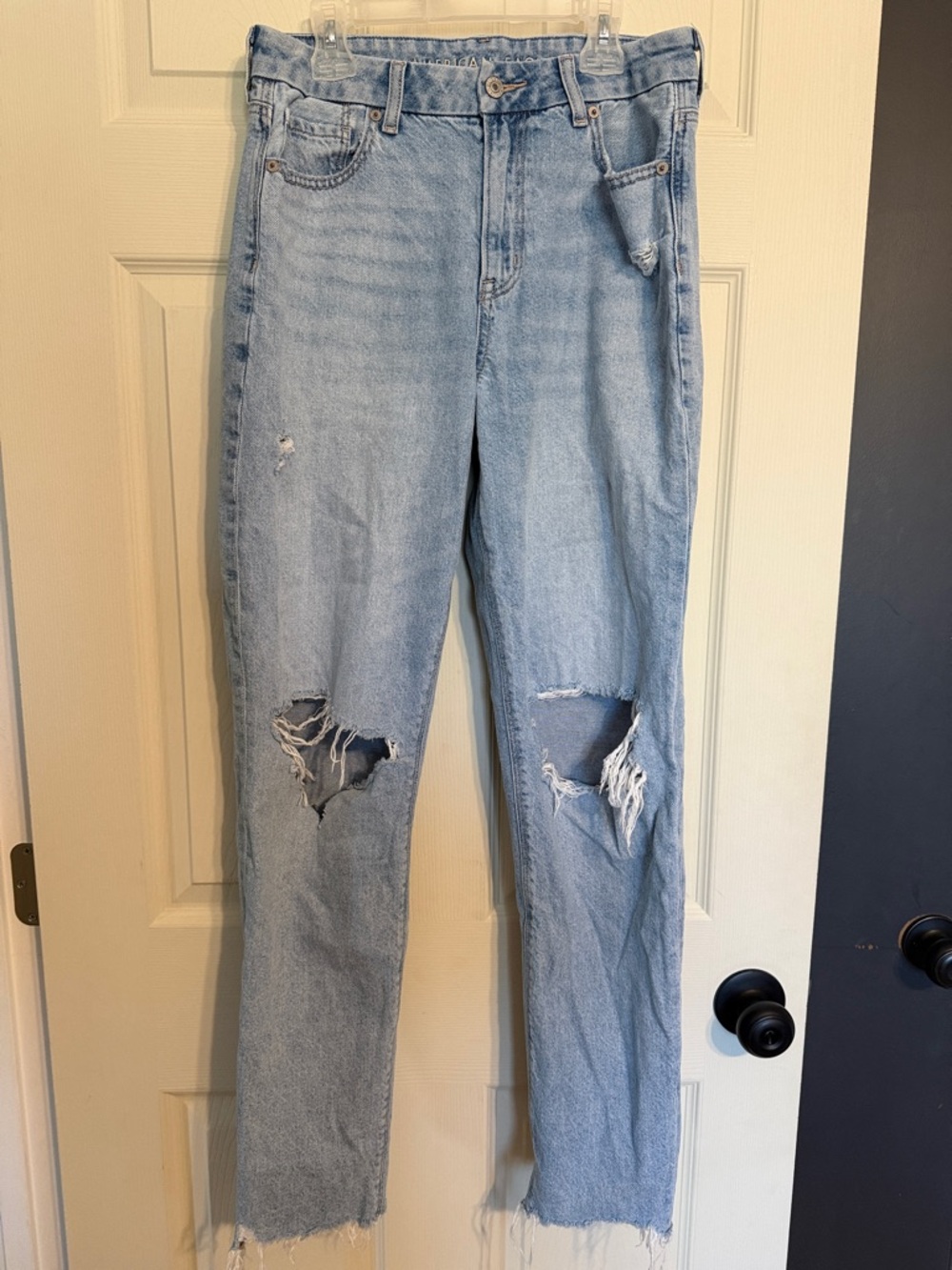 American Eagle Outfitters Light Wash Distressed Straight Leg Jeans